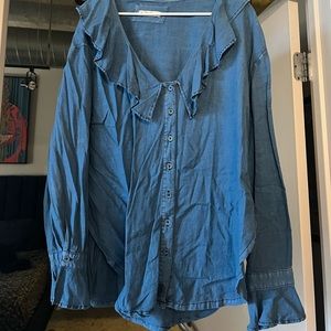Blue Jean free people top with ruffle around neck